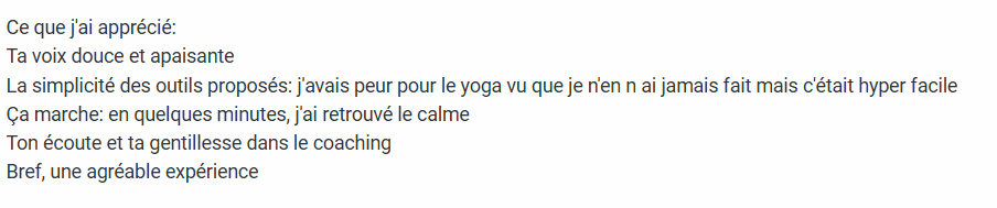 Femme qui témoigne de ce que ça lui a fait de tester le yoga et le coaching
